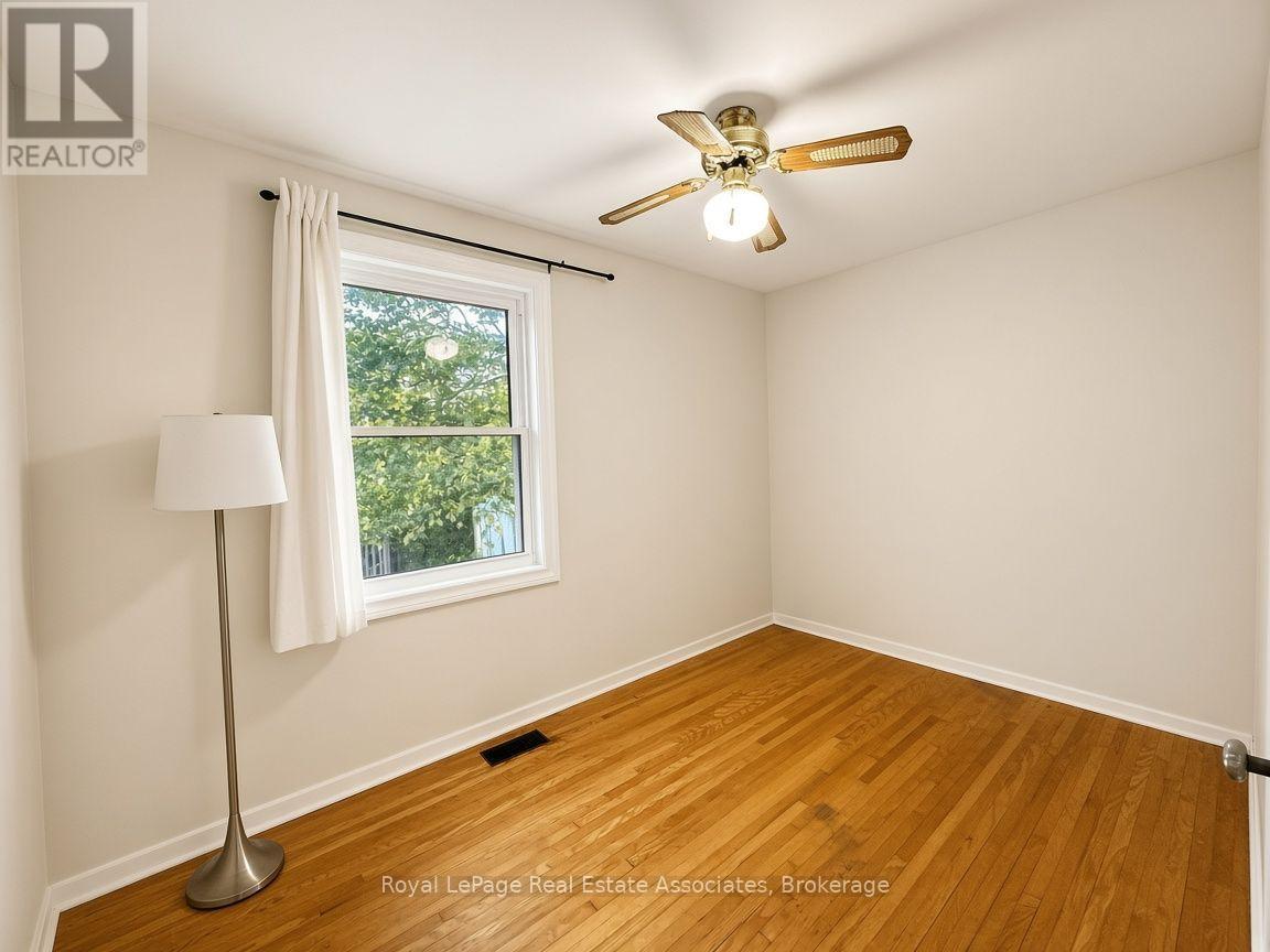 Upper - 10 Elizabeth Street Property Photo 13
