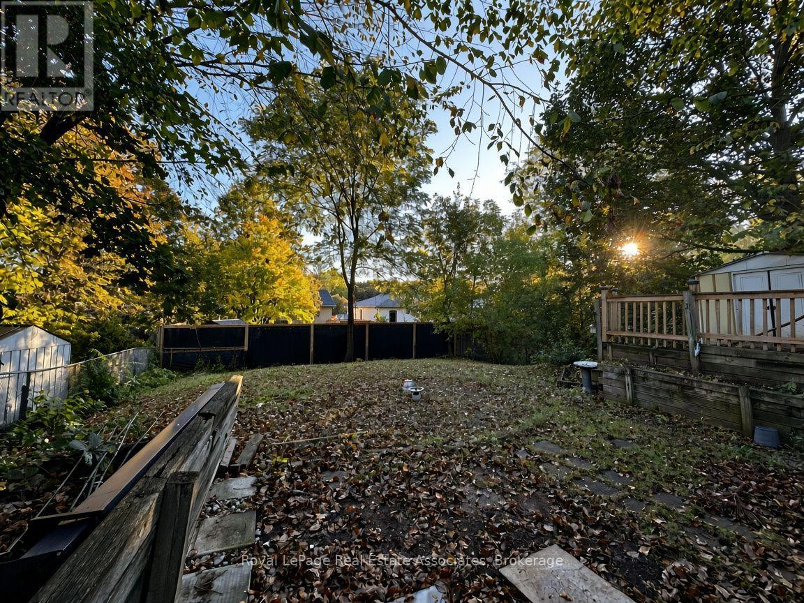 Upper - 10 Elizabeth Street Property Photo 14