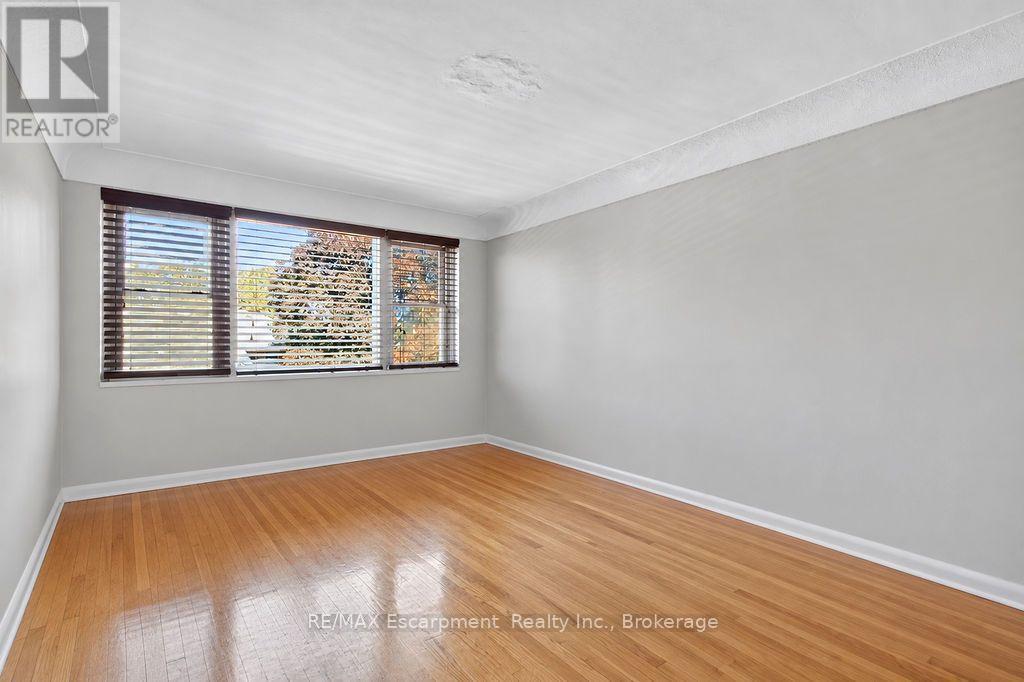303 - 830 ROBINSON STREET Property Photo 1