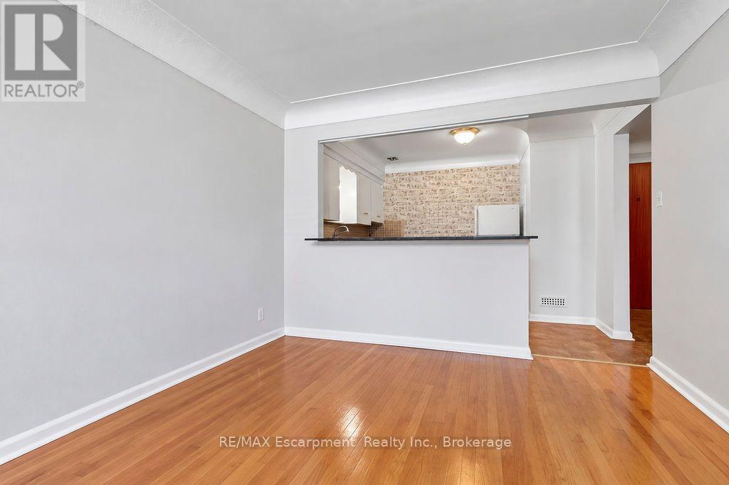 303 - 830 Robinson Street Property Photo 3
