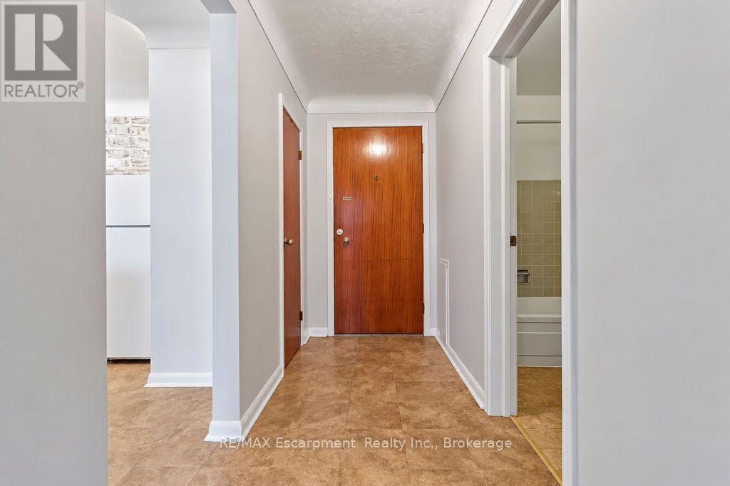 303 - 830 Robinson Street Property Photo 13
