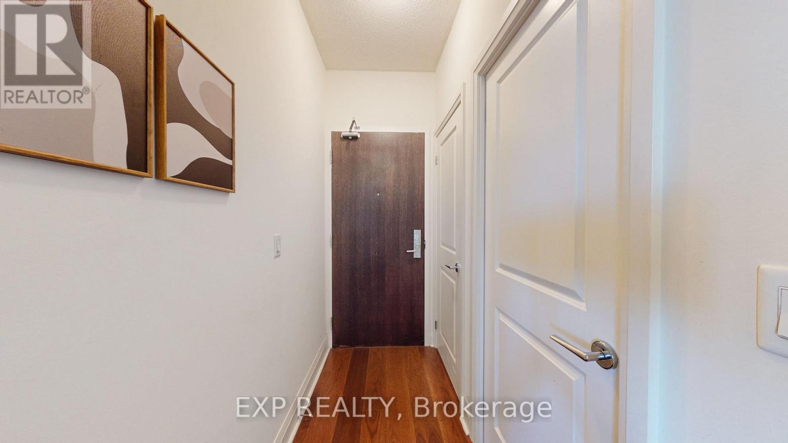 808 - 1185 The Queensway Way Property Photo 3