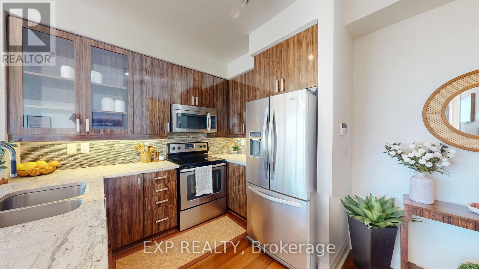 808 - 1185 The Queensway Way Property Photo 5