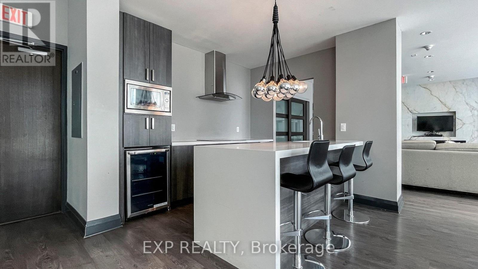 808 - 1185 The Queensway Way Property Photo 31