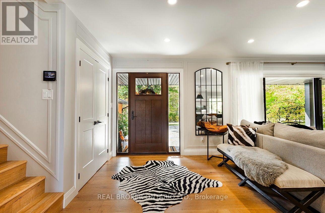 11843 Sixth Line Property Photo 4