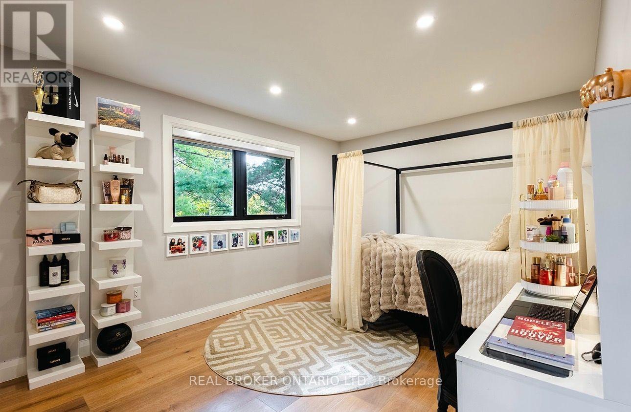 11843 Sixth Line Property Photo 15