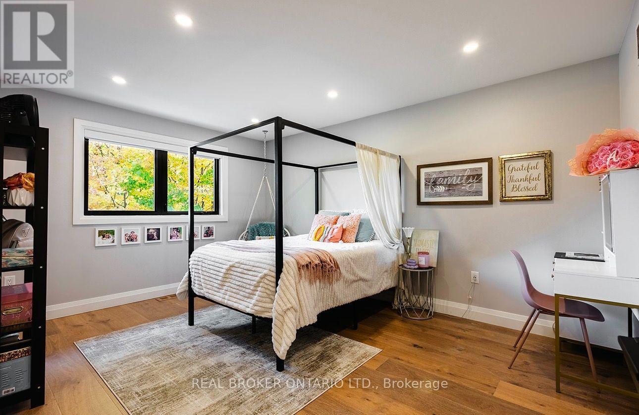 11843 Sixth Line Property Photo 17