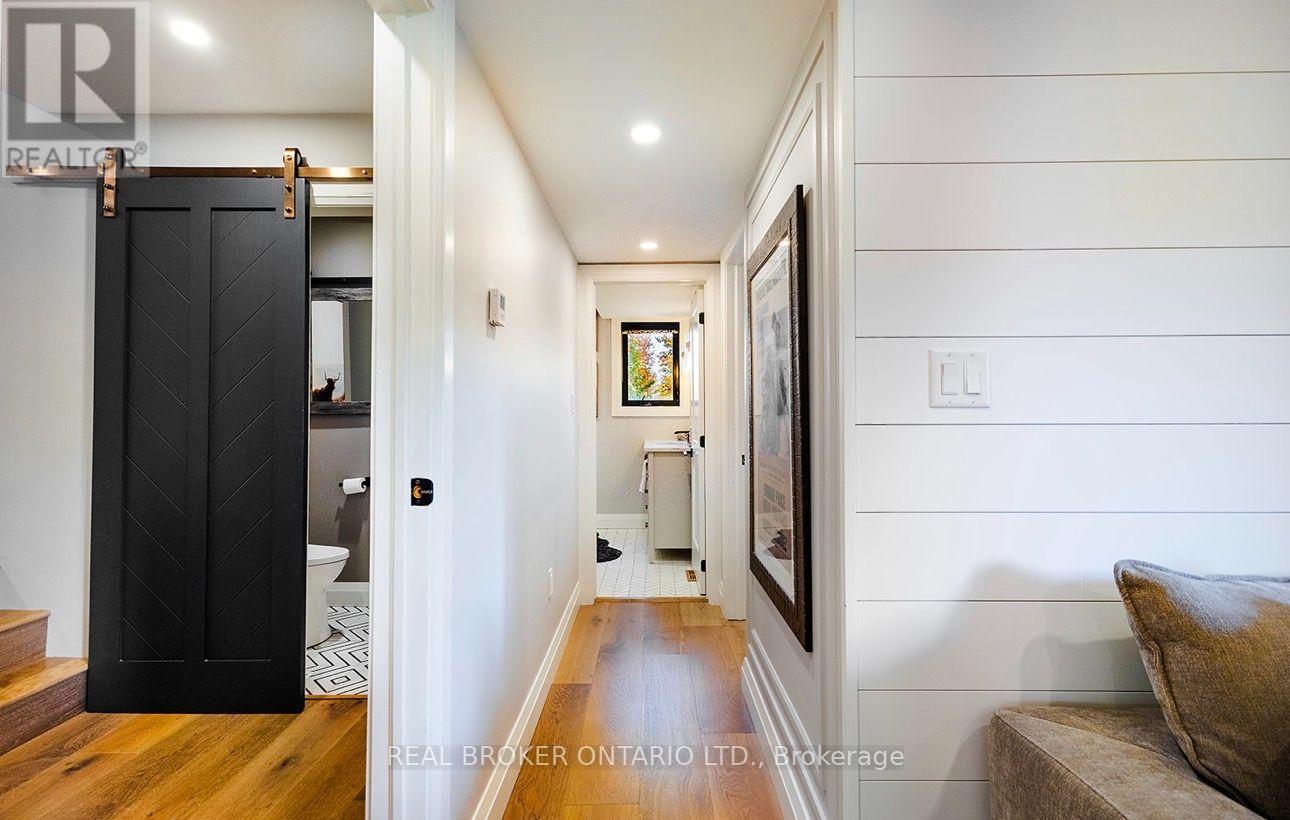 11843 Sixth Line Property Photo 26