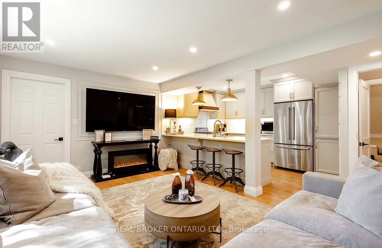11843 Sixth Line Property Photo 27