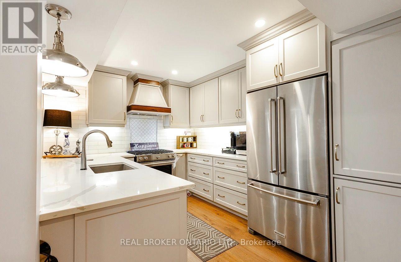 11843 Sixth Line Property Photo 31