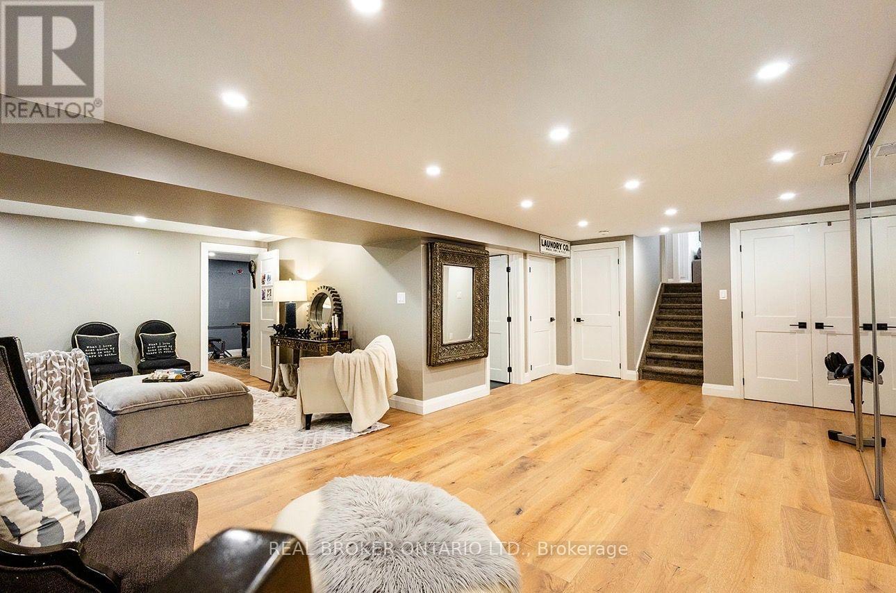 11843 Sixth Line Property Photo 32