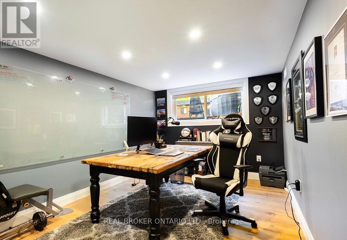 11843 Sixth Line Property Photo 33