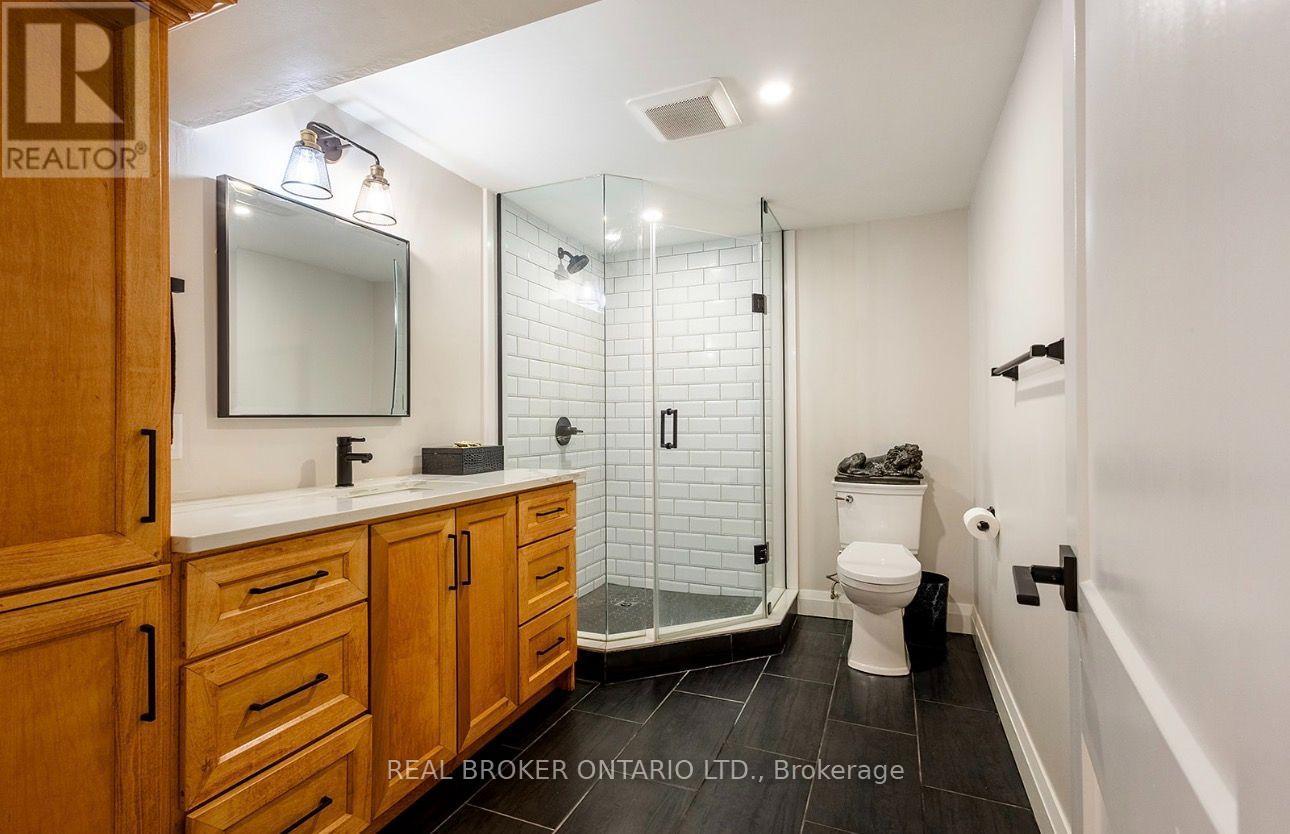 11843 Sixth Line Property Photo 34
