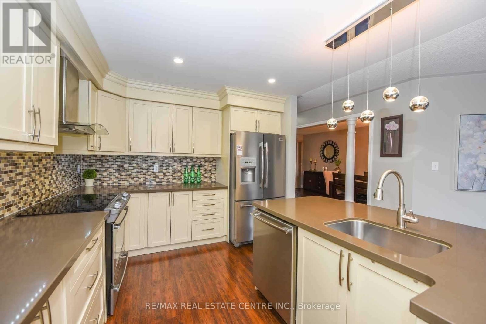 764 Avocado Crescent Property Photo 6