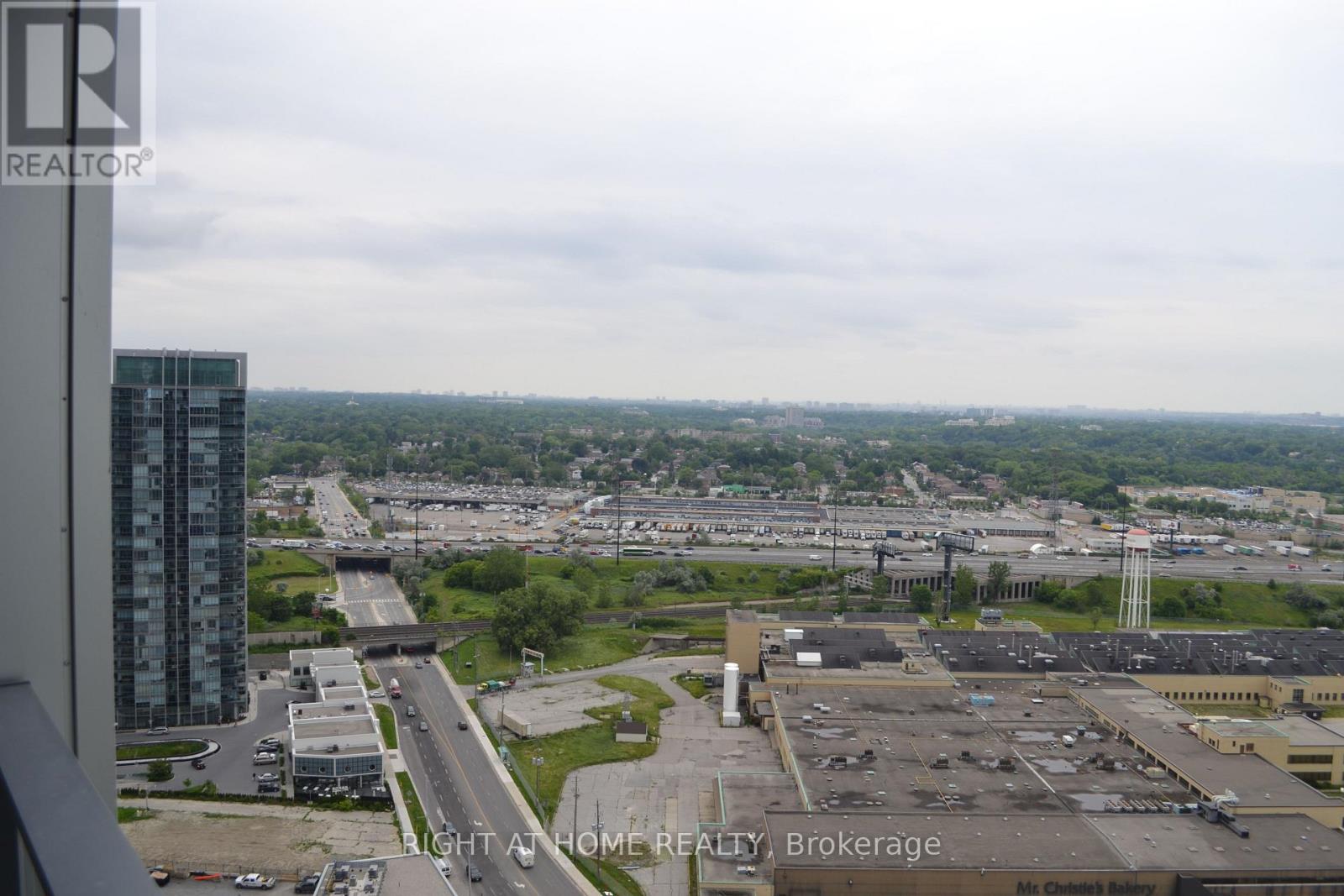 3509 - 2212 Lake Shore Boulevard W Property Photo 9
