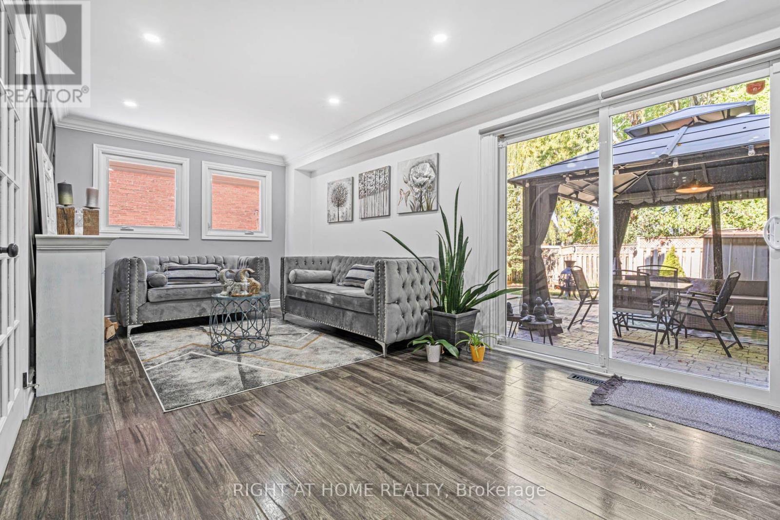 36 Burton Road W Property Photo 19