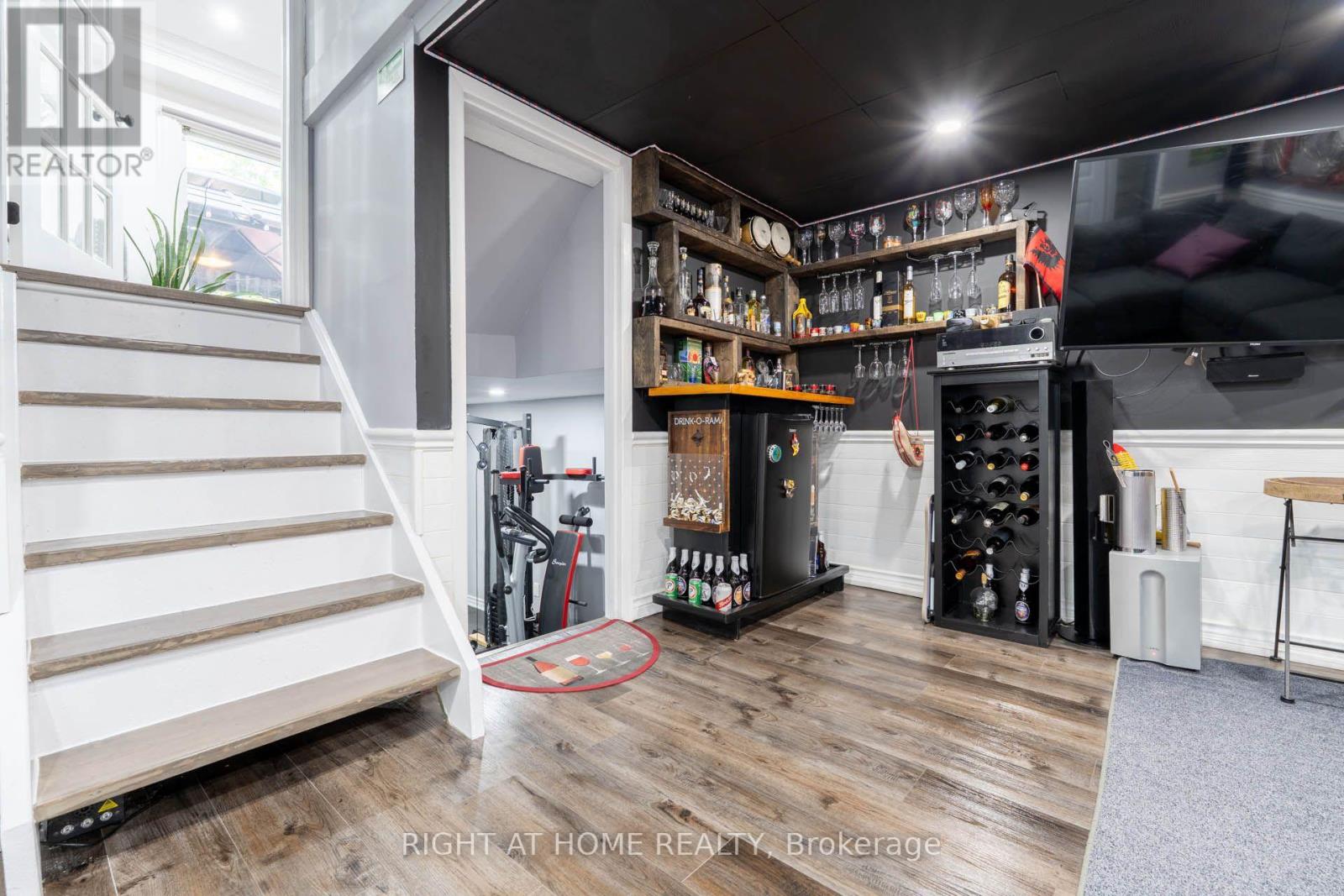 36 Burton Road W Property Photo 23