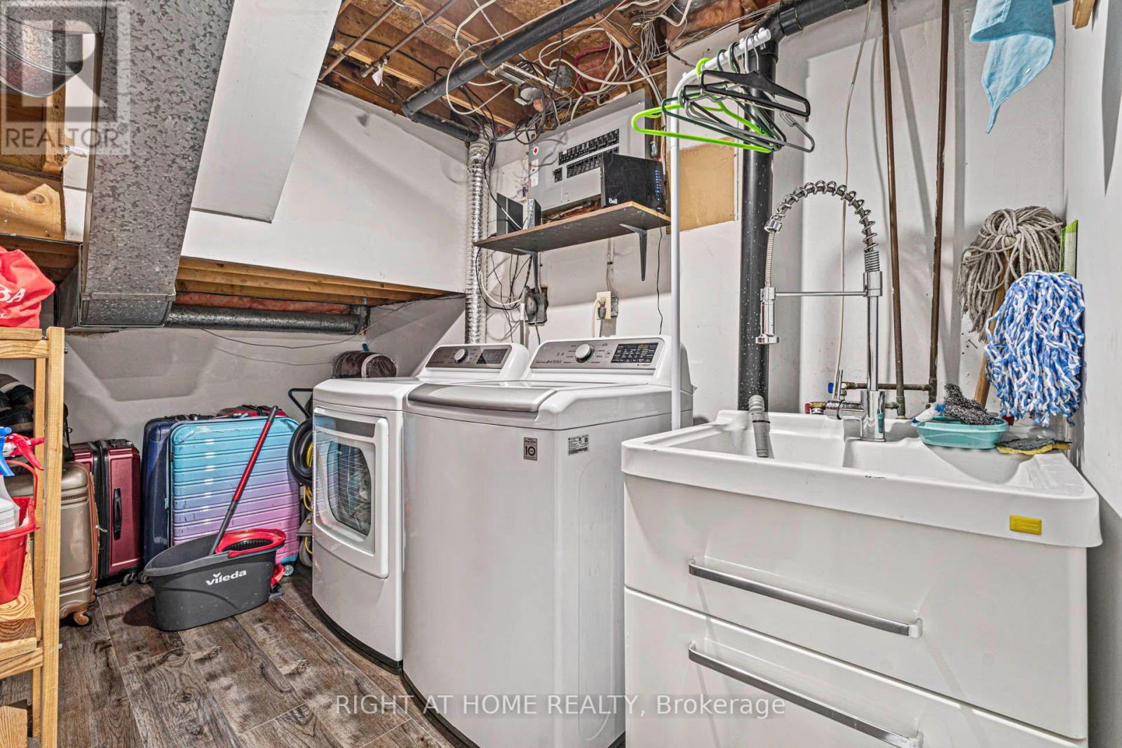 36 Burton Road W Property Photo 27