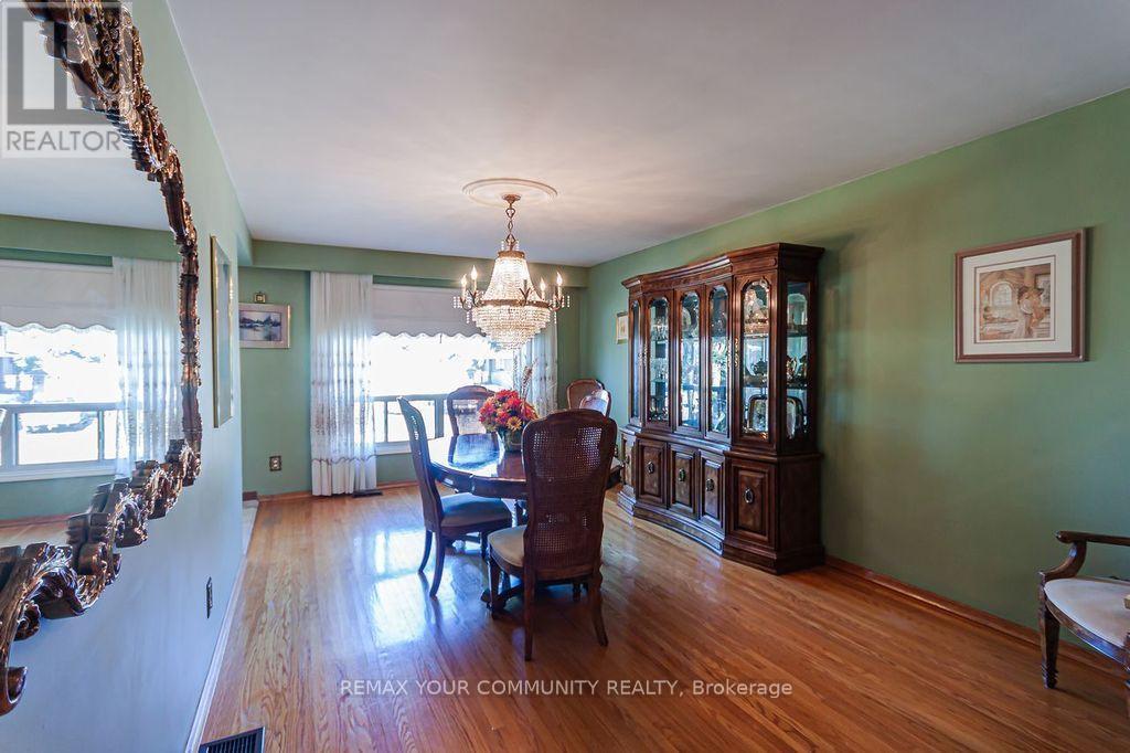 15 Valencia Crescent Property Photo 4