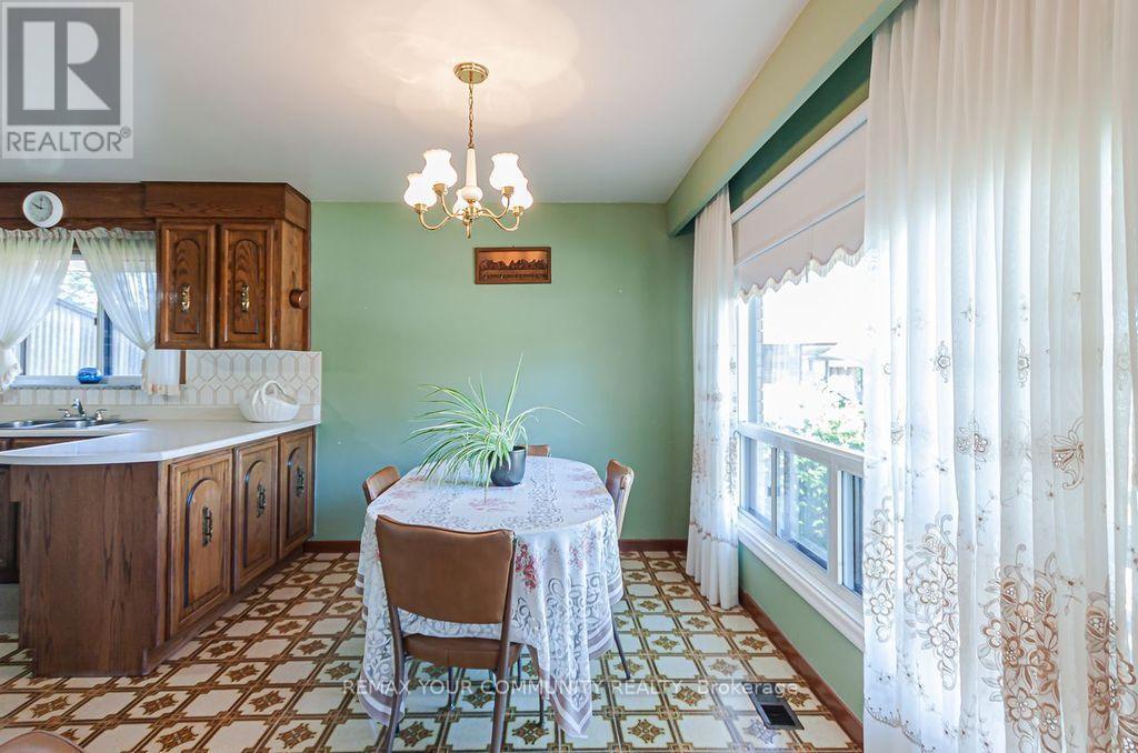 15 Valencia Crescent Property Photo 7