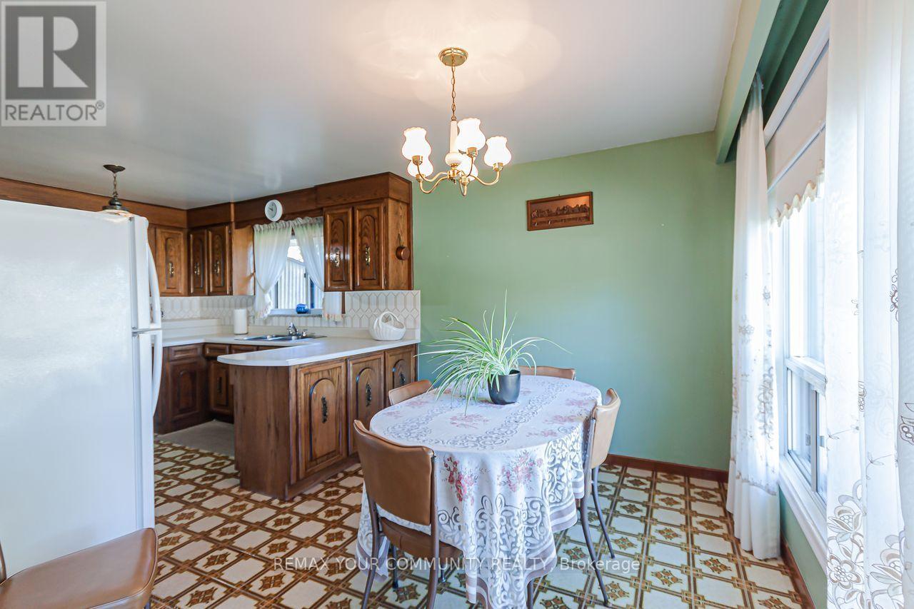 15 Valencia Crescent Property Photo 8