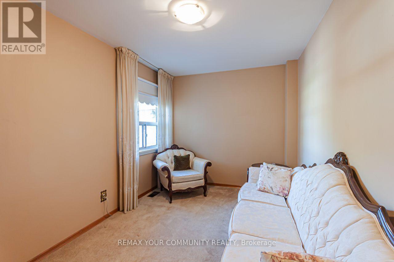 15 Valencia Crescent Property Photo 12