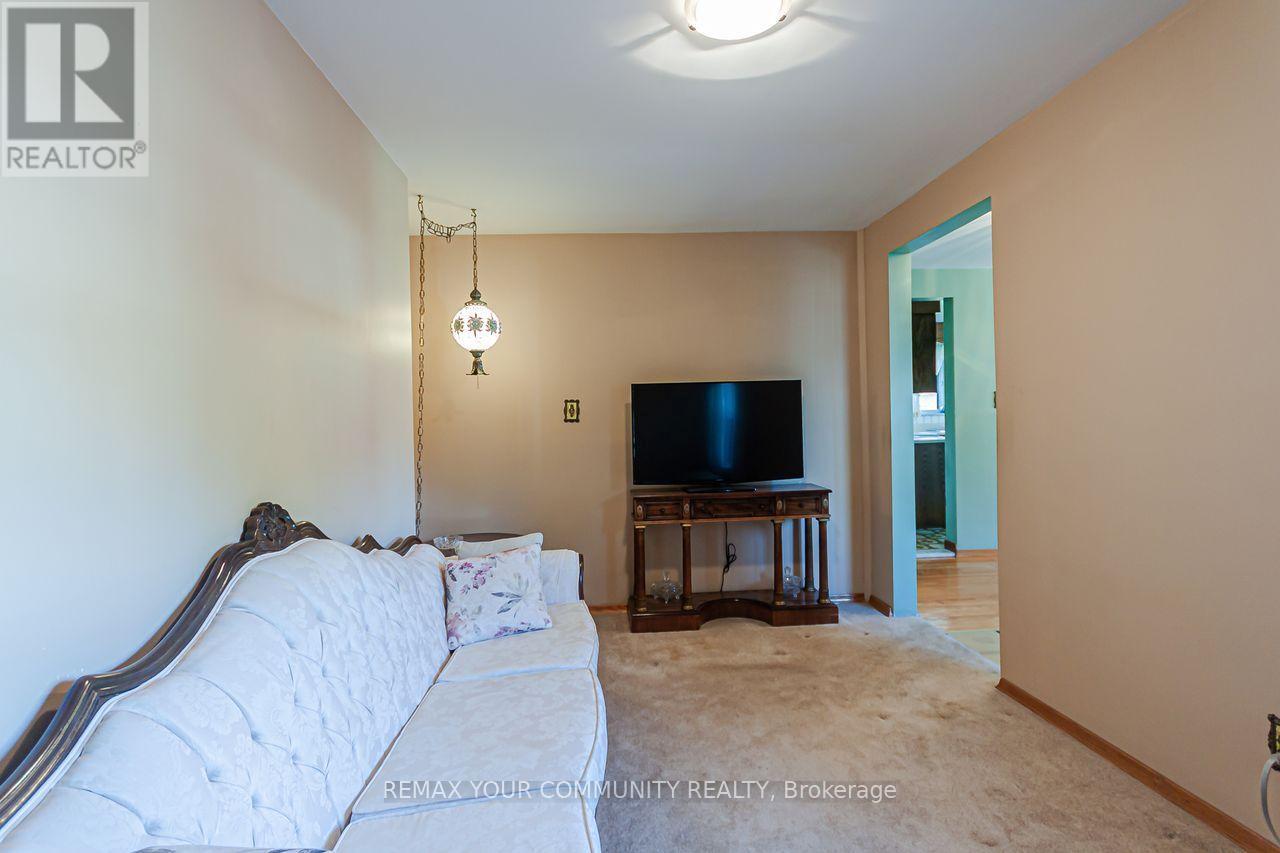 15 Valencia Crescent Property Photo 13