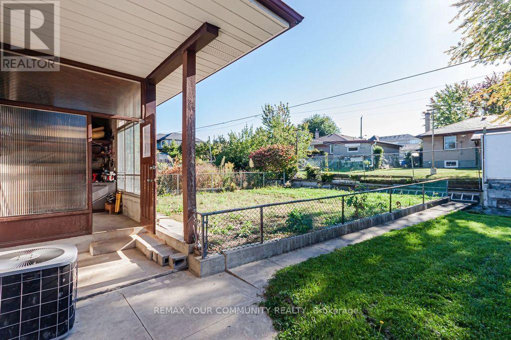 15 Valencia Crescent Property Photo 30