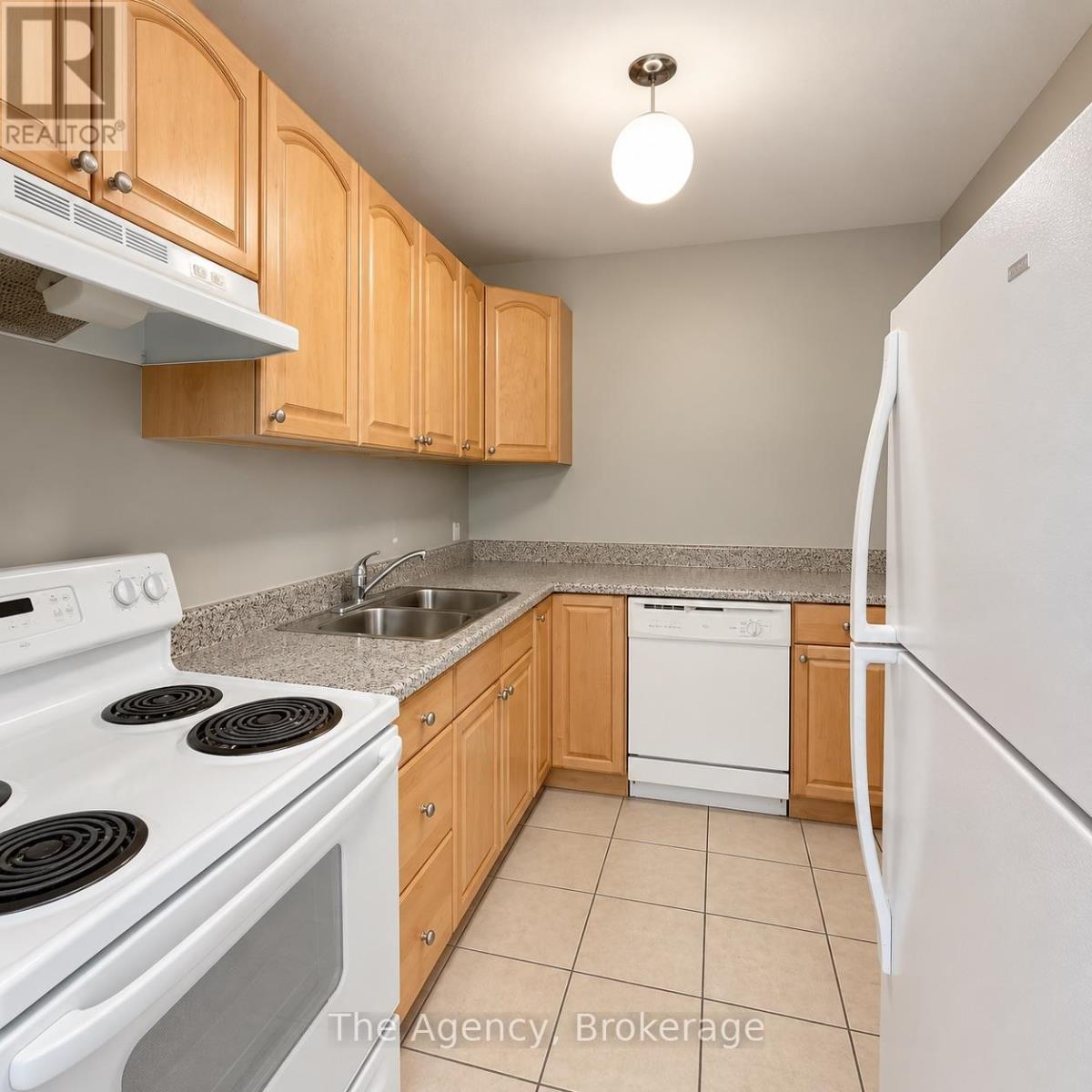 203 - 45 Paisley Boulevard W Property Photo 6