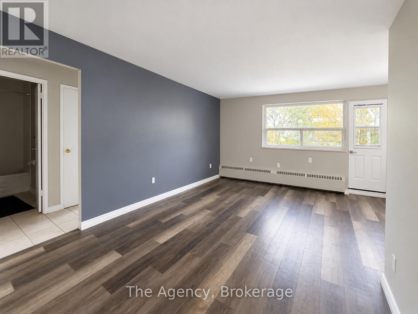 203 - 45 Paisley Boulevard W Property Photo 10