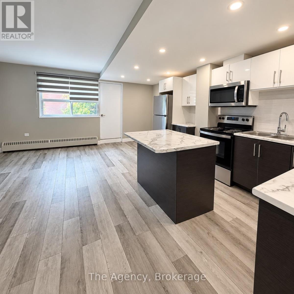 302 - 45 Paisley Boulevard W Property Photo 6