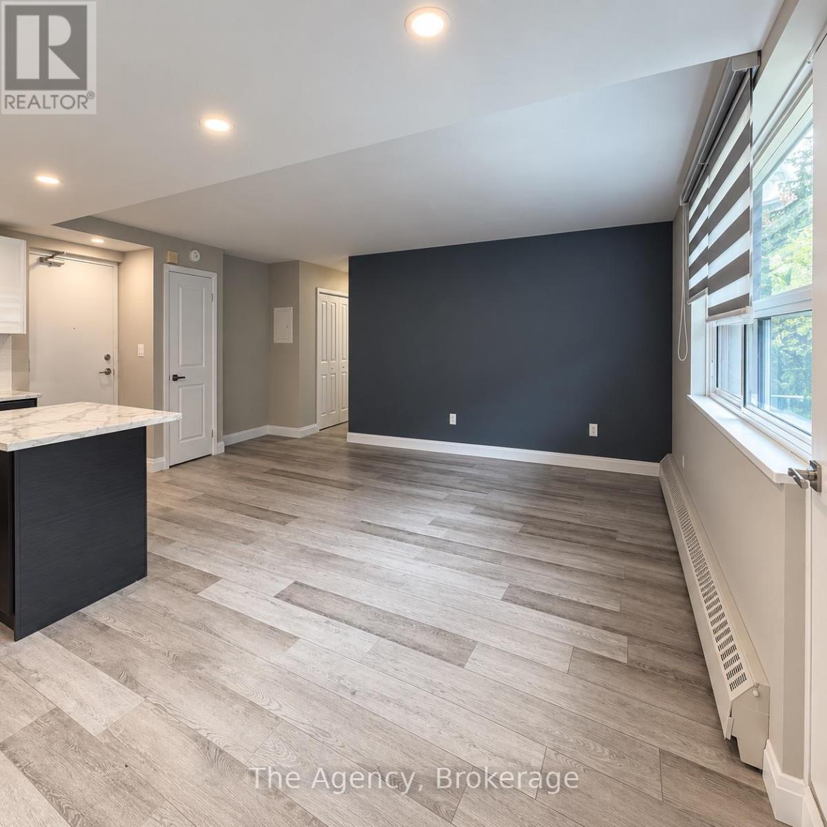 302 - 45 Paisley Boulevard W Property Photo 8