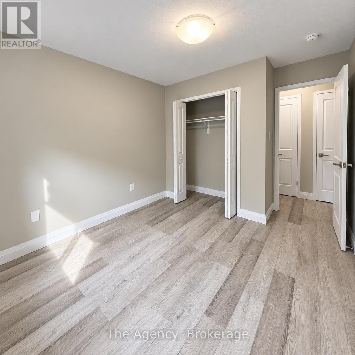 302 - 45 Paisley Boulevard W Property Photo 11