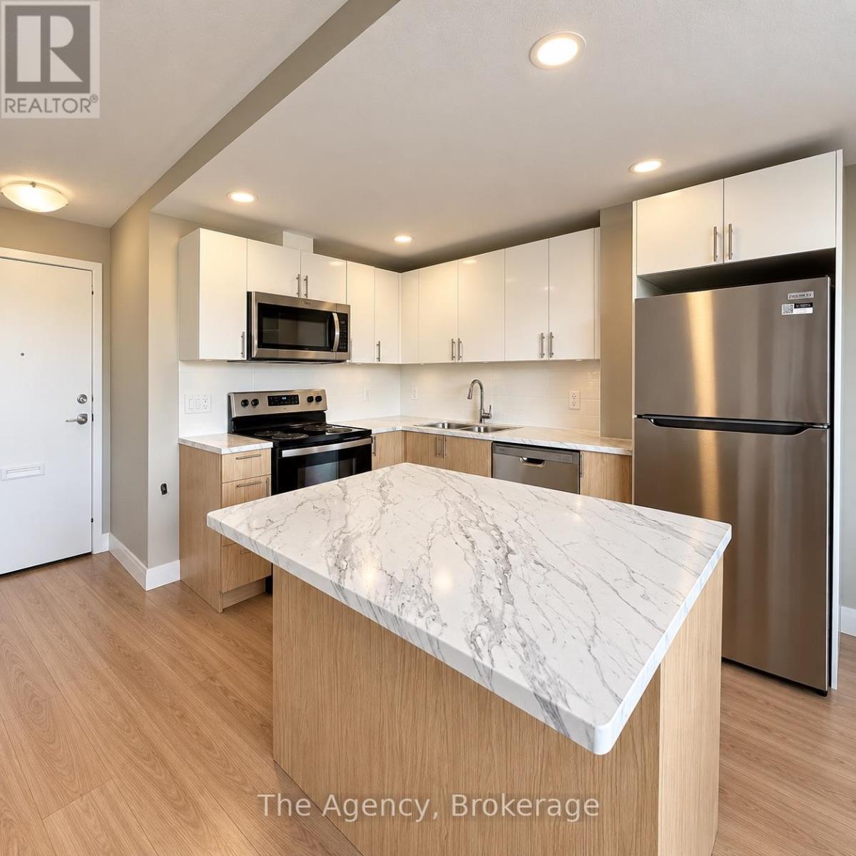 305 - 45 Paisley Boulevard W Property Photo 8