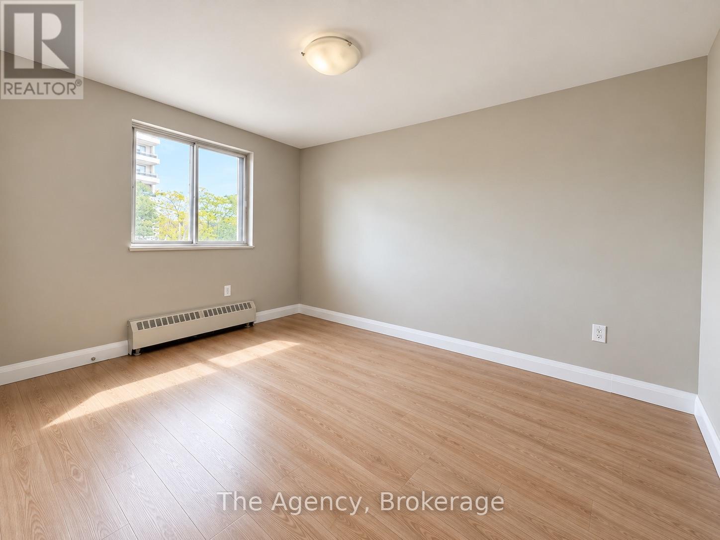 305 - 45 Paisley Boulevard W Property Photo 9