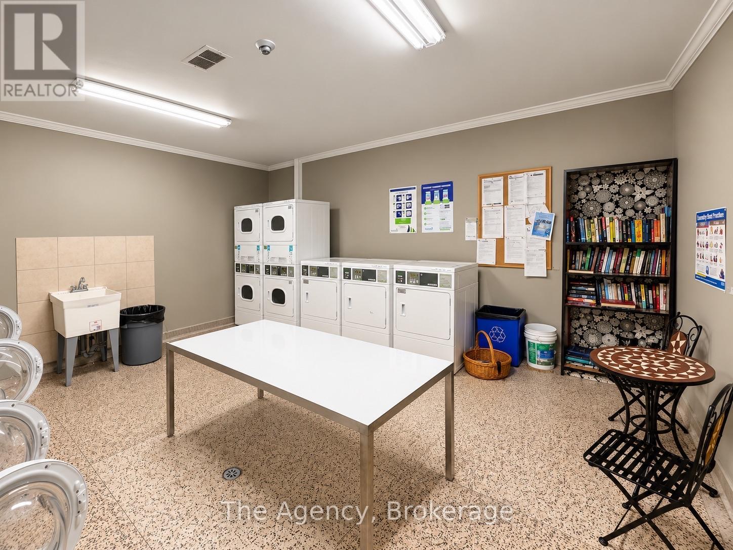 305 - 45 Paisley Boulevard W Property Photo 13