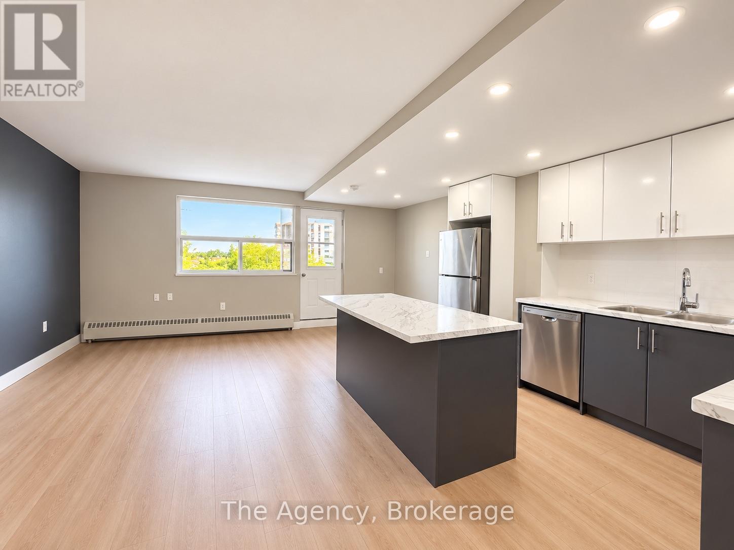 309 - 45 Paisley Boulevard W Property Photo 6