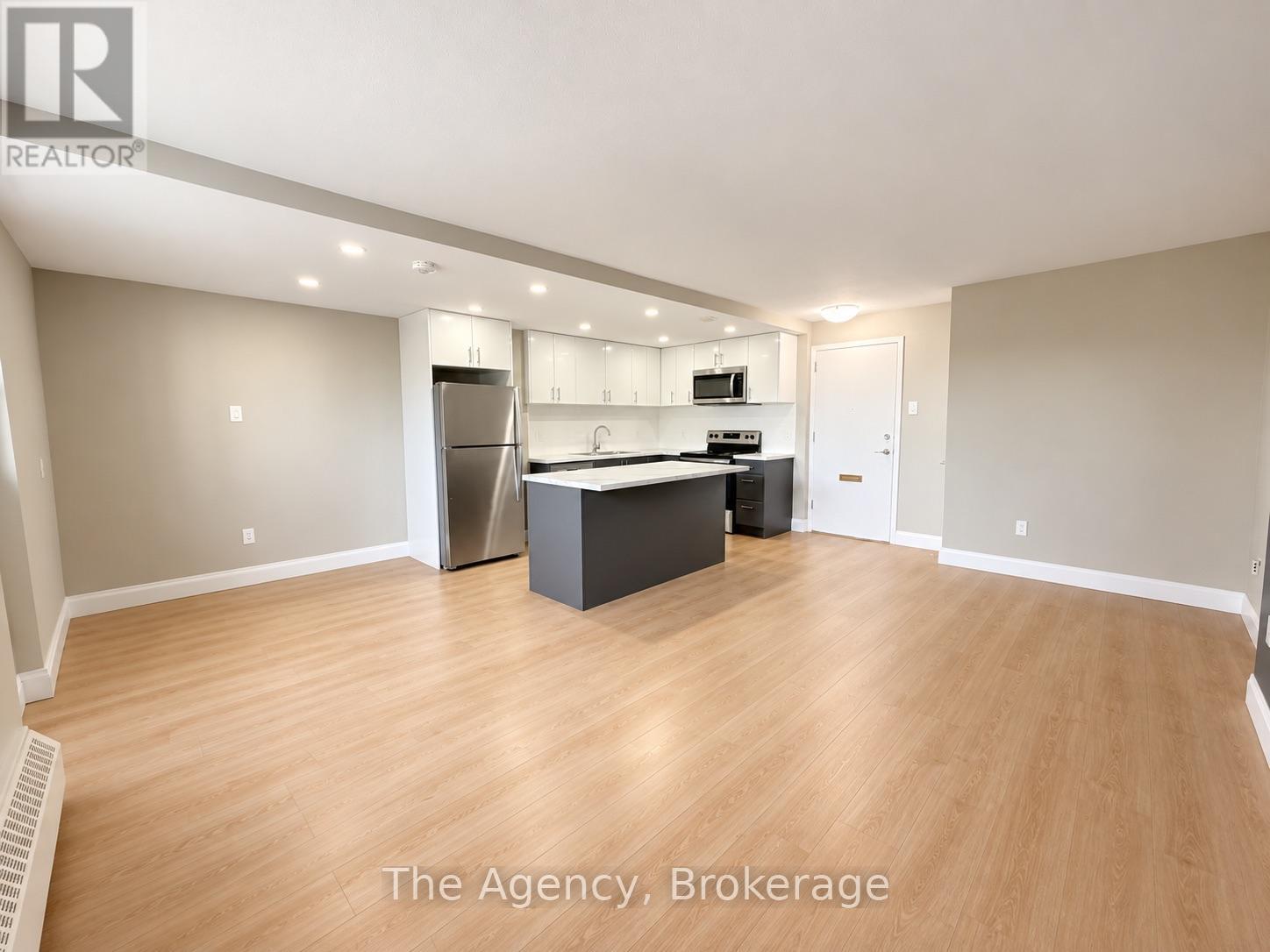 309 - 45 Paisley Boulevard W Property Photo 7