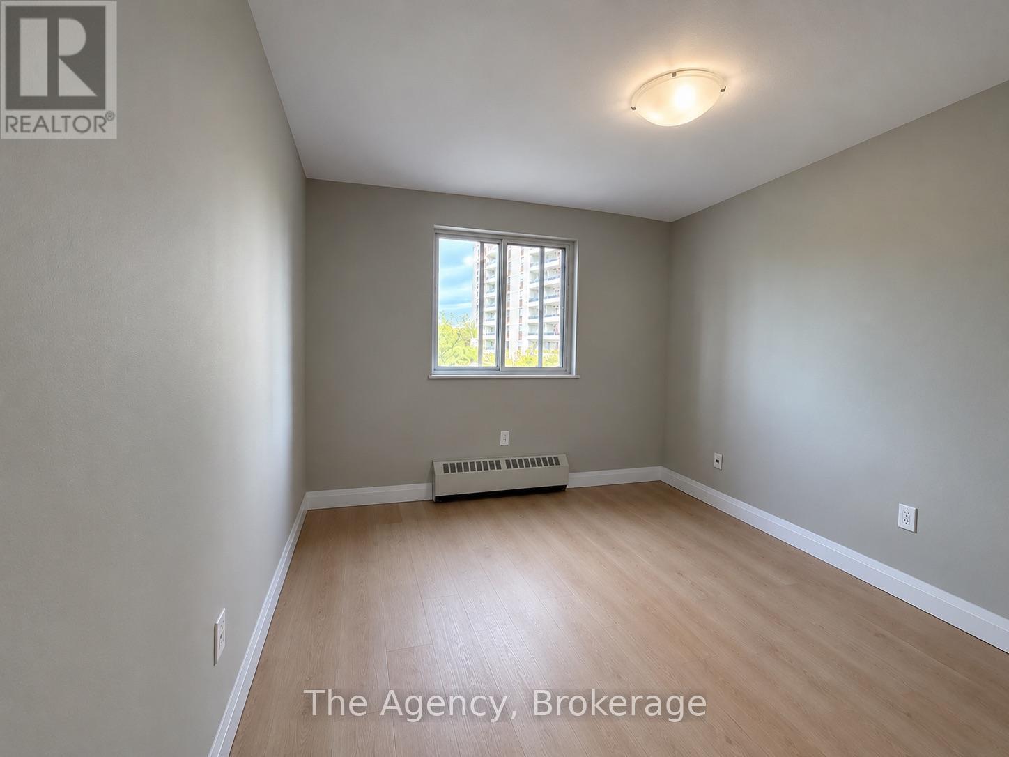 309 - 45 Paisley Boulevard W Property Photo 10