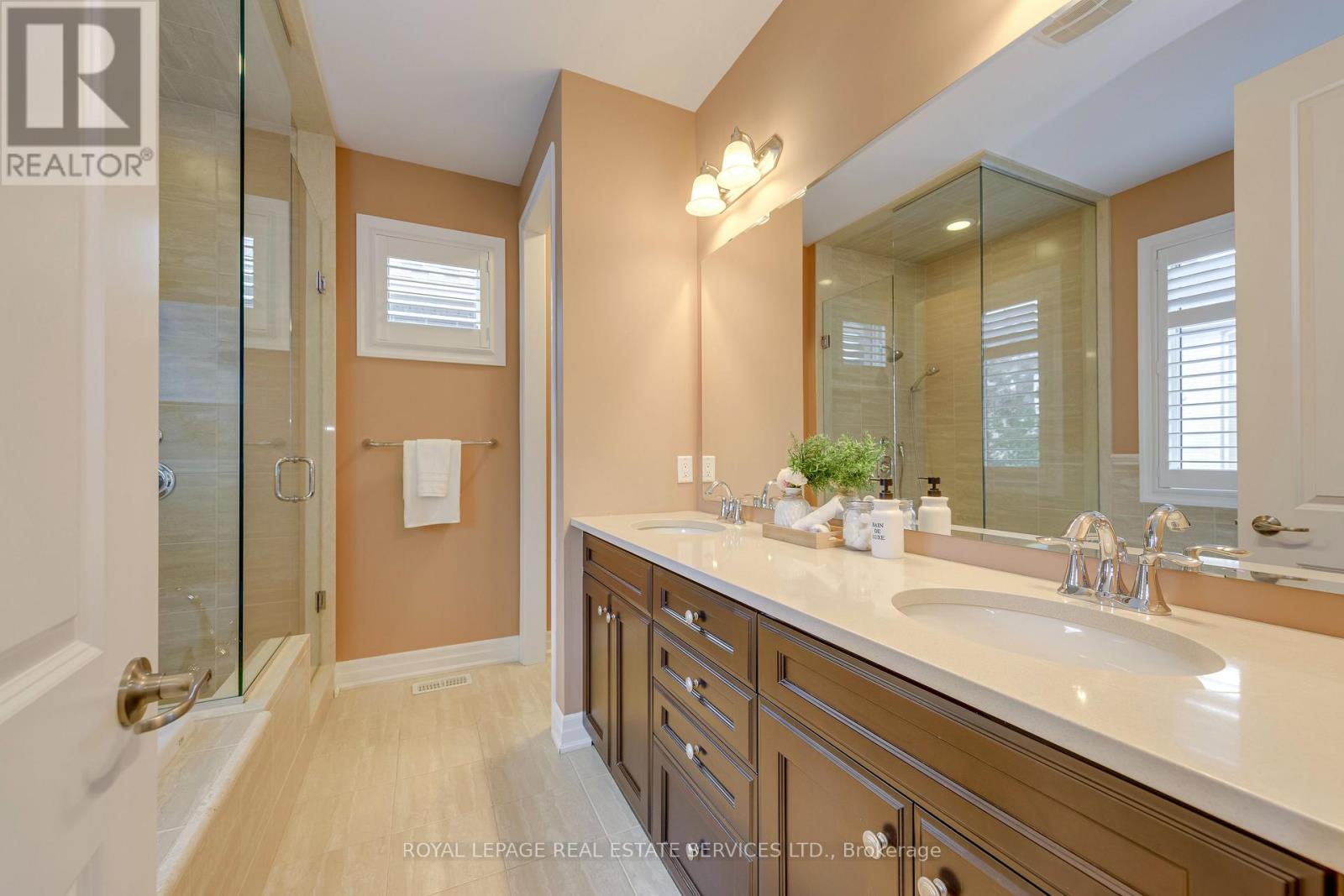 144 North Park Boulevard Property Photo 32
