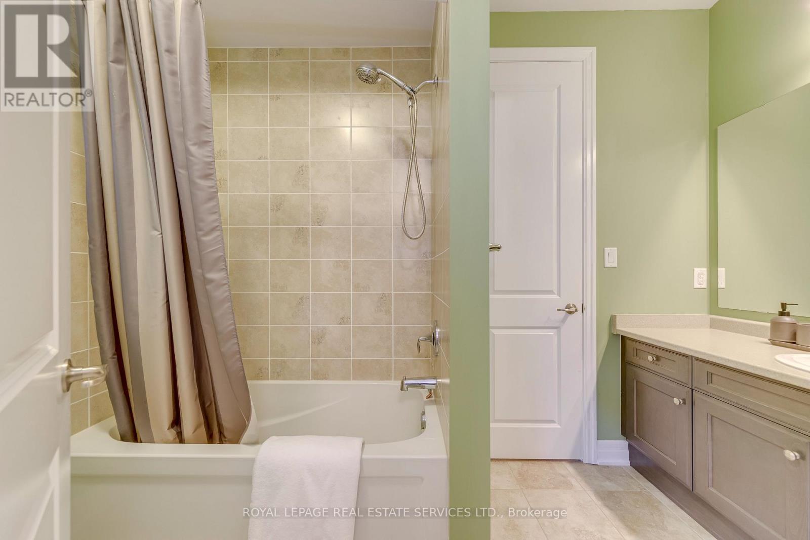 144 North Park Boulevard Property Photo 38