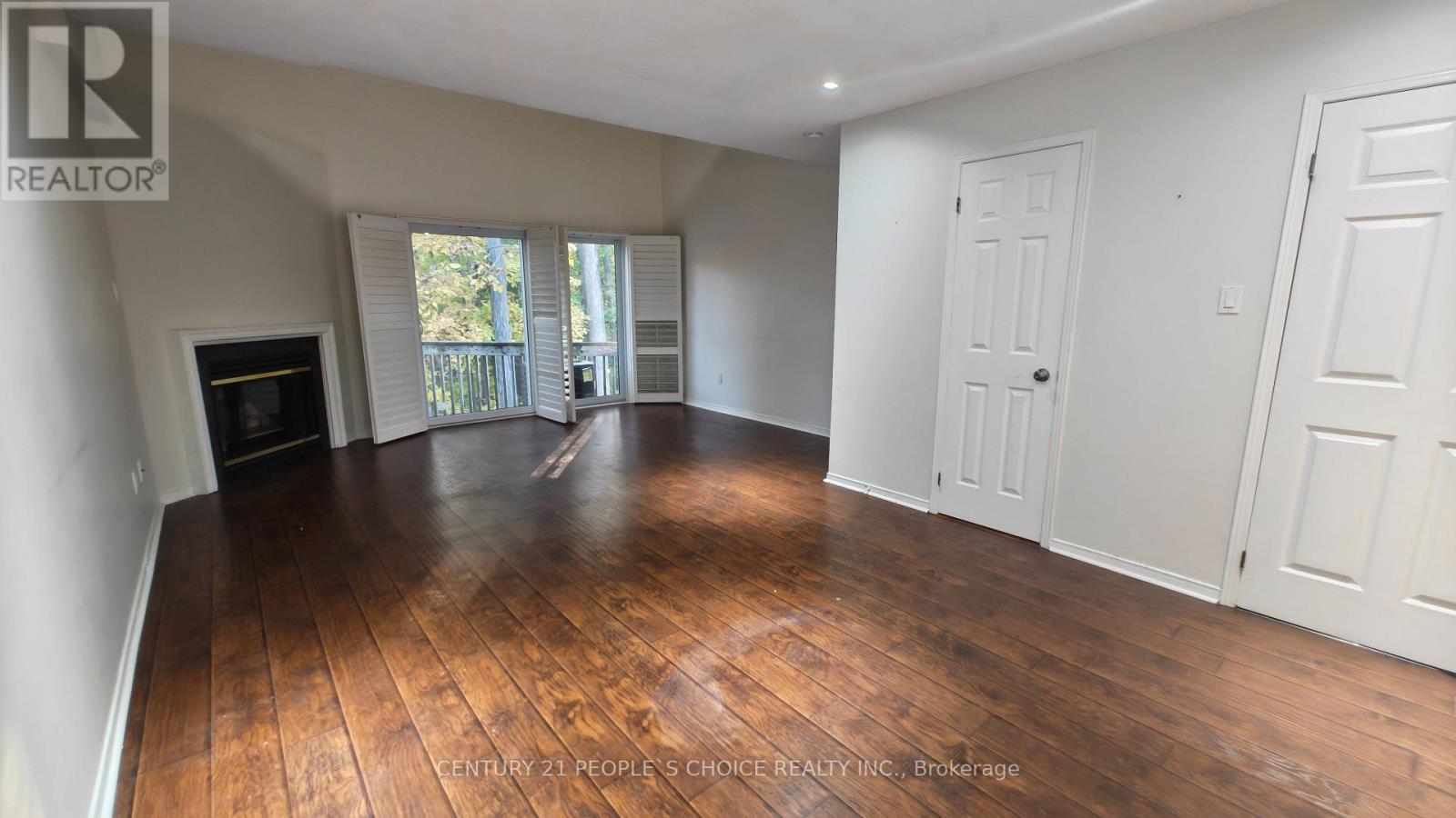 215 - 2110 Cleaver Avenue Property Photo 4