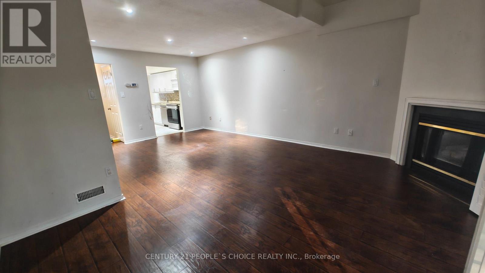 215 - 2110 Cleaver Avenue Property Photo 8