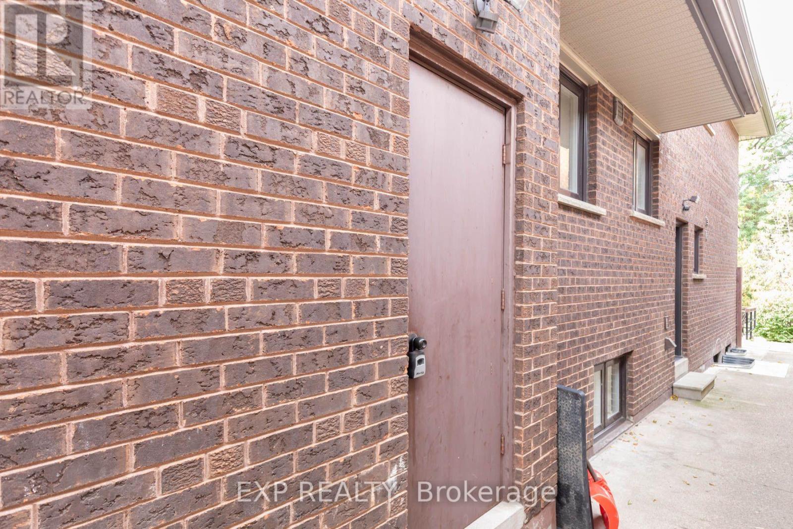 Unit B - 84 Laurel Avenue Property Photo 3