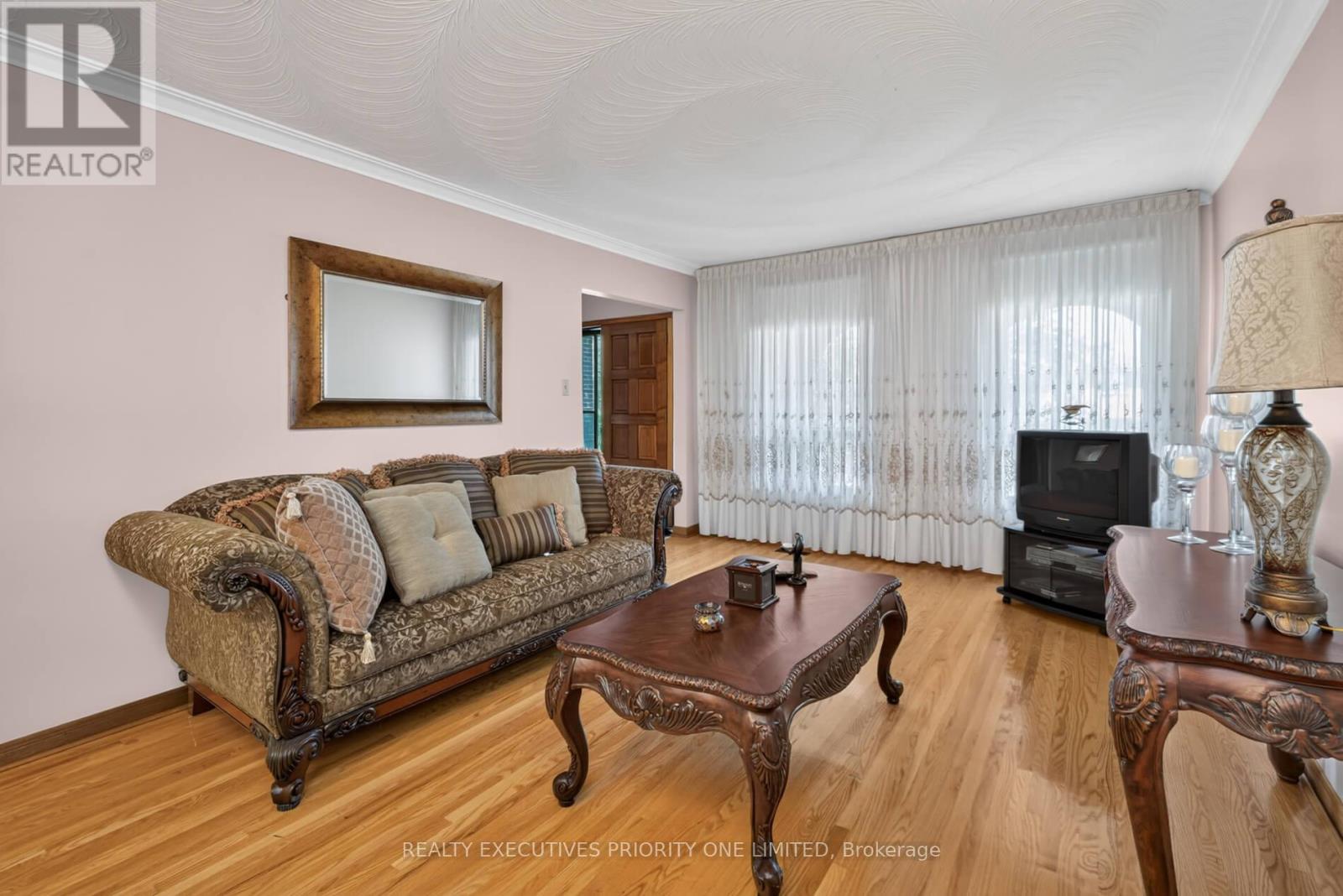 355 Glen Park Avenue Property Photo 6