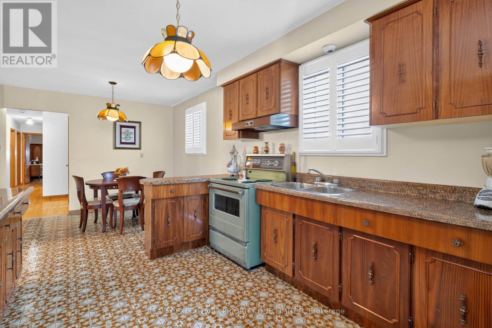 355 Glen Park Avenue Property Photo 10