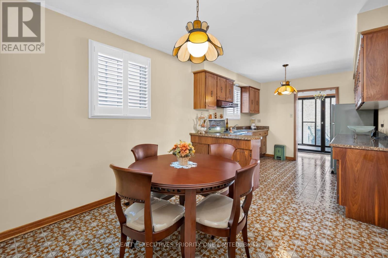 355 Glen Park Avenue Property Photo 11
