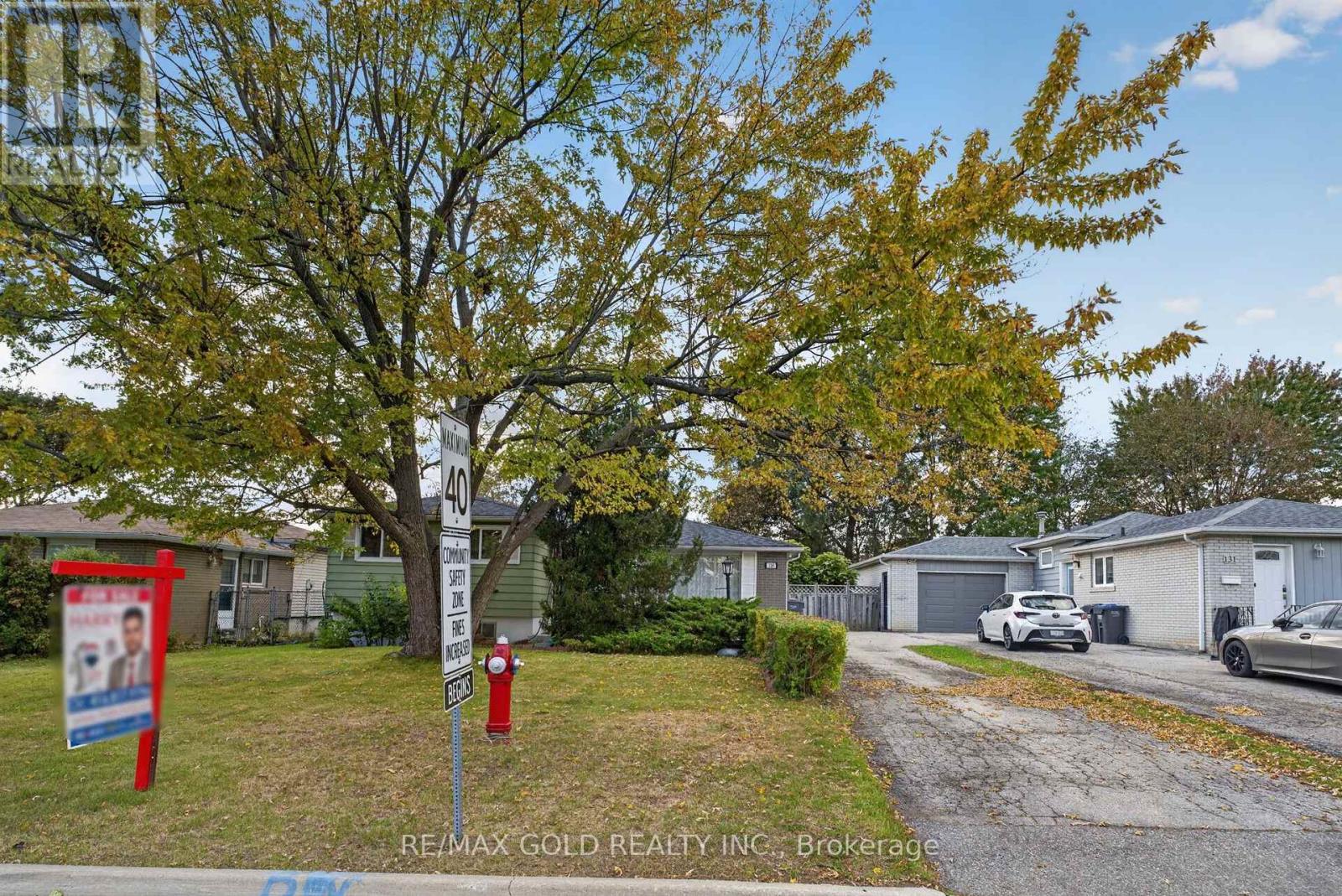 129 Folkstone Crescent Property Photo 2