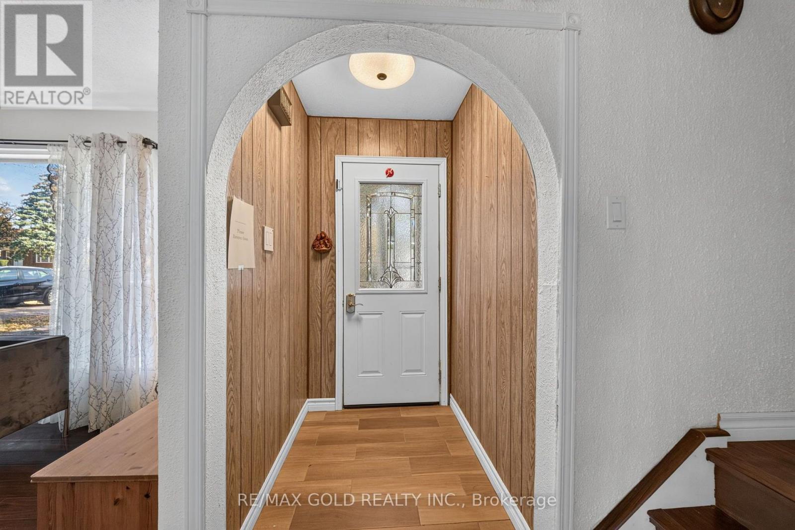 129 Folkstone Crescent Property Photo 7
