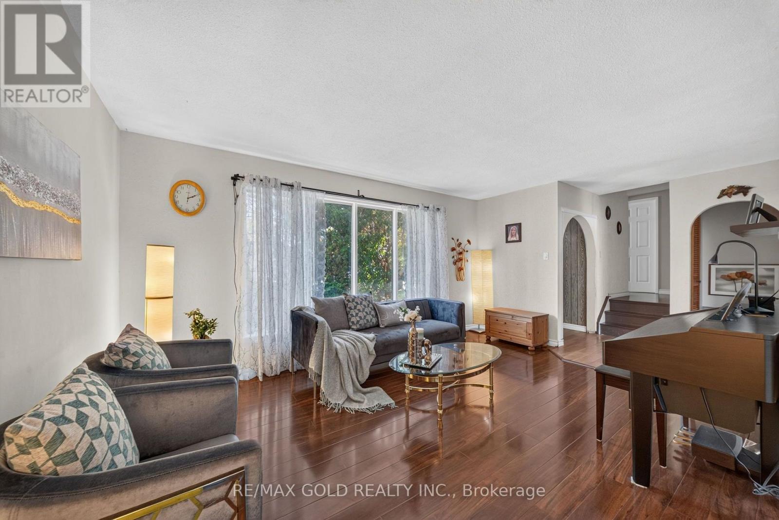 129 Folkstone Crescent Property Photo 12